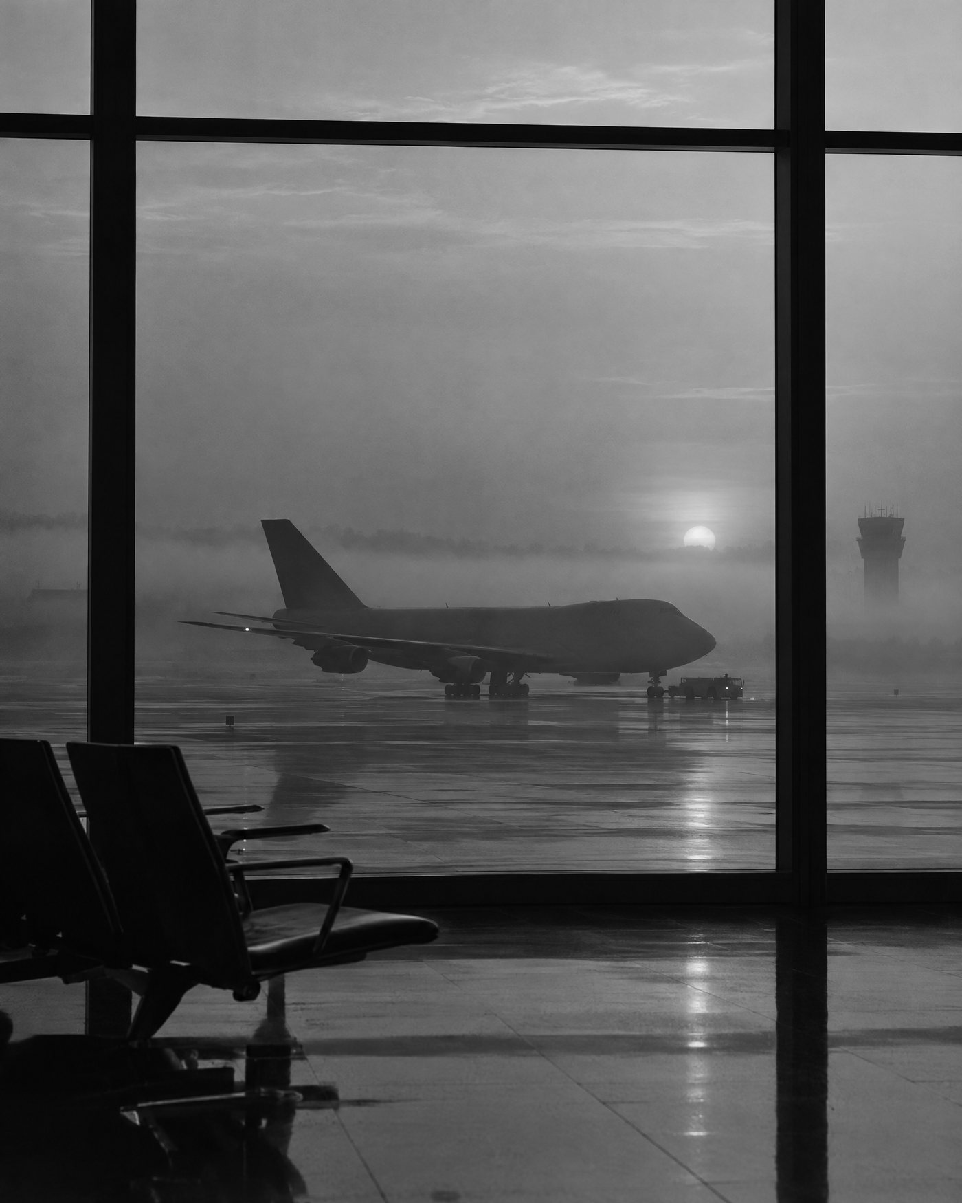 공항 활주로의 화물기